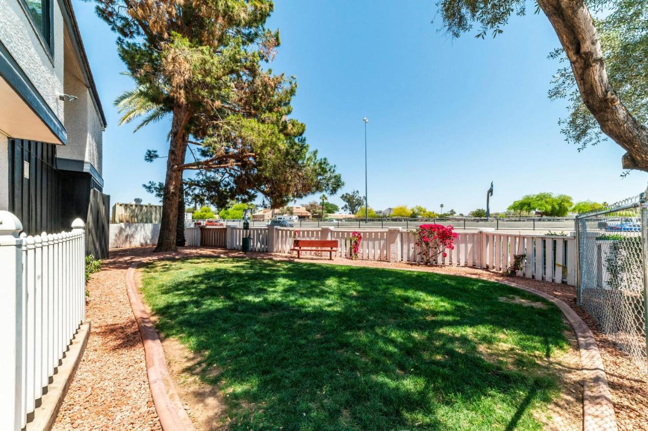Metro Phoenix Loft Sleeps 6 エクステリア 写真