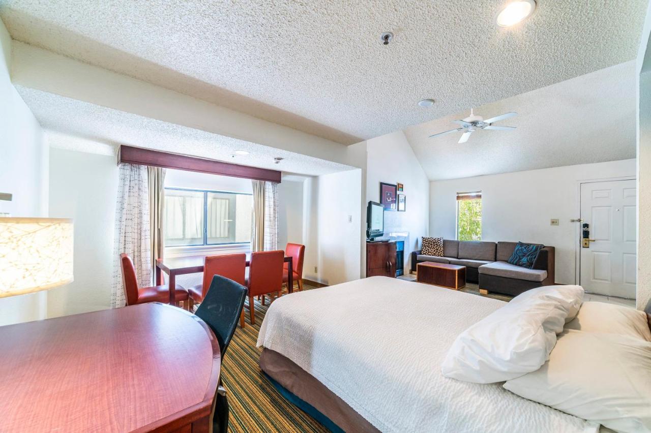 Metro Phoenix Loft Sleeps 6 エクステリア 写真