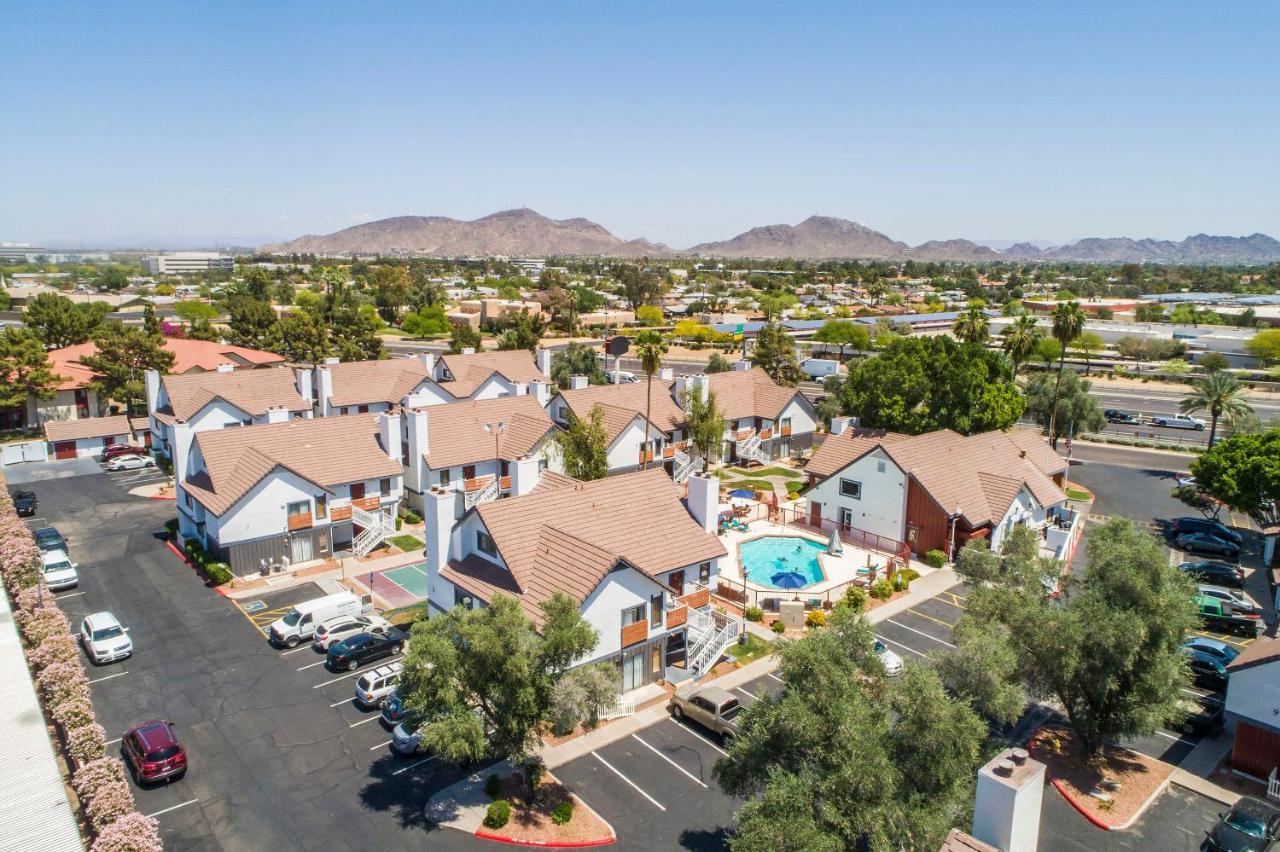 Metro Phoenix Loft Sleeps 6 エクステリア 写真