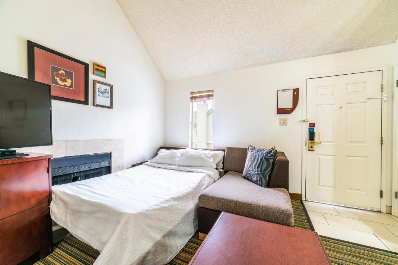 Metro Phoenix Loft Sleeps 6 エクステリア 写真
