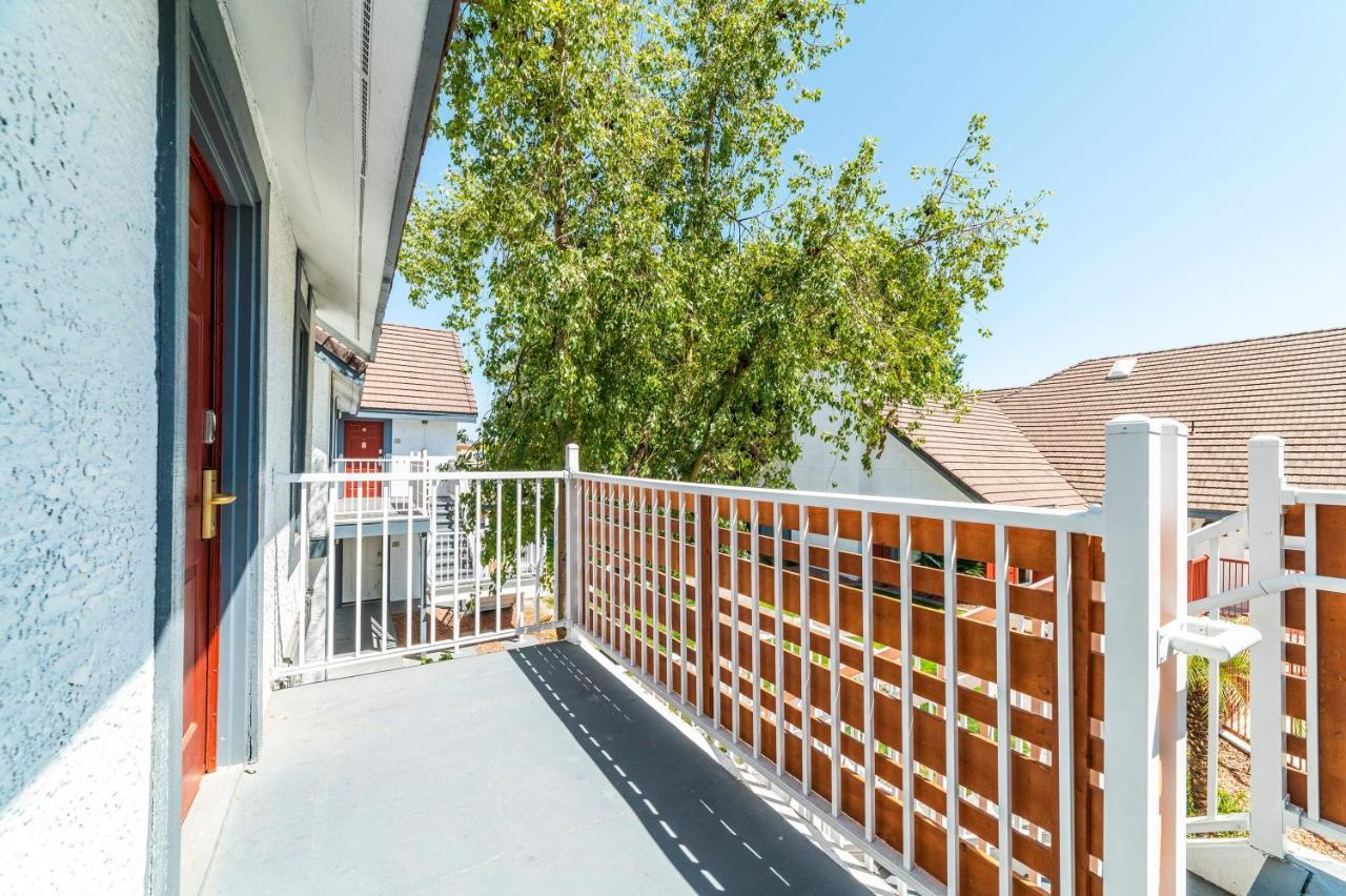 Metro Phoenix Loft Sleeps 6 エクステリア 写真