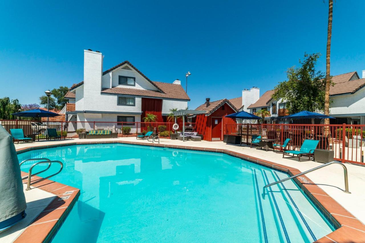 Metro Phoenix Loft Sleeps 6 エクステリア 写真