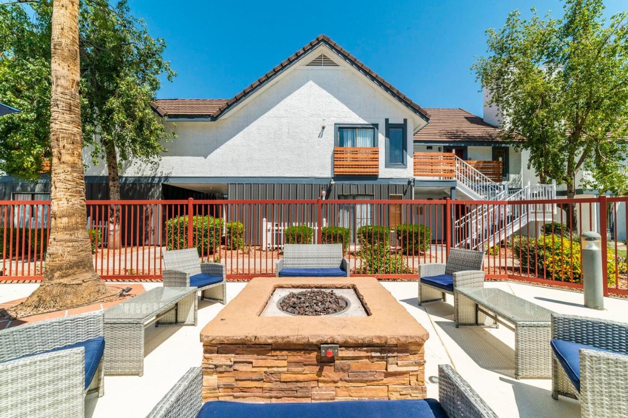 Metro Phoenix Loft Sleeps 6 エクステリア 写真