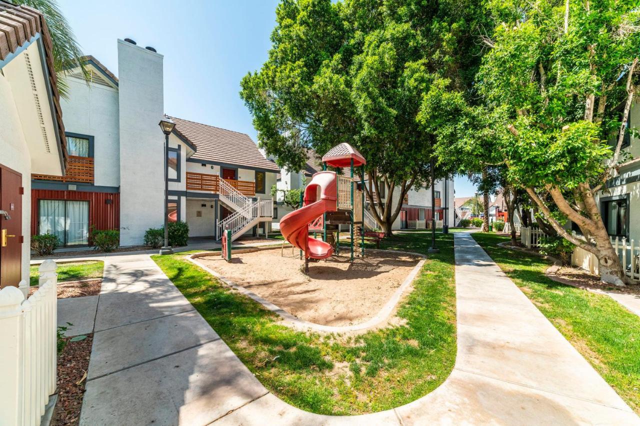 Metro Phoenix Loft Sleeps 6 エクステリア 写真